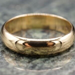 Heavy 14k Solid Yellow Gold Classic Men’s Wedding Band Comfort fit Size 9